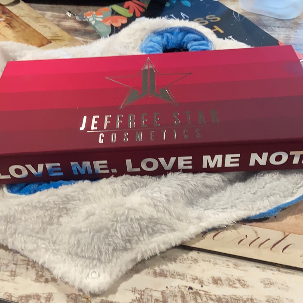 Love me. Love me not. Lip bundle from JSC. Not all shades